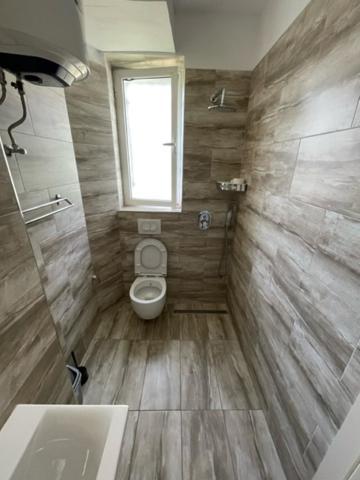 New Bazaar Rooms Tirana Bagian luar foto