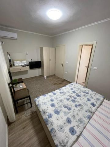 New Bazaar Rooms Tirana Bagian luar foto